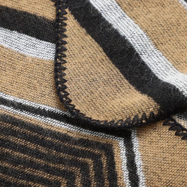 Poncho d'hiver à rayures marron