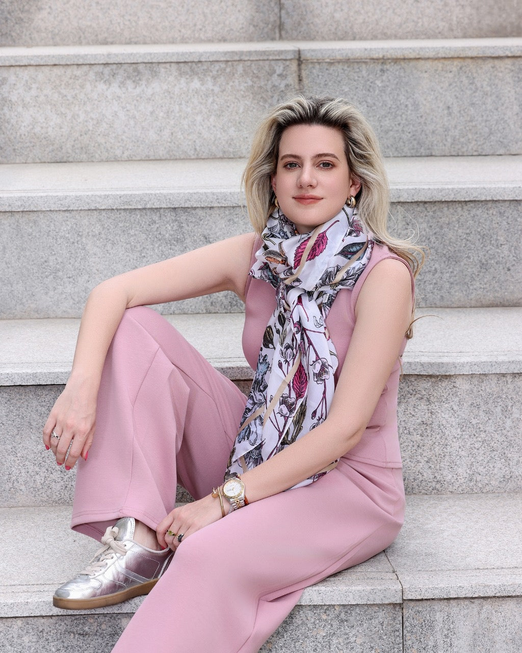 Scarf floral print satin white