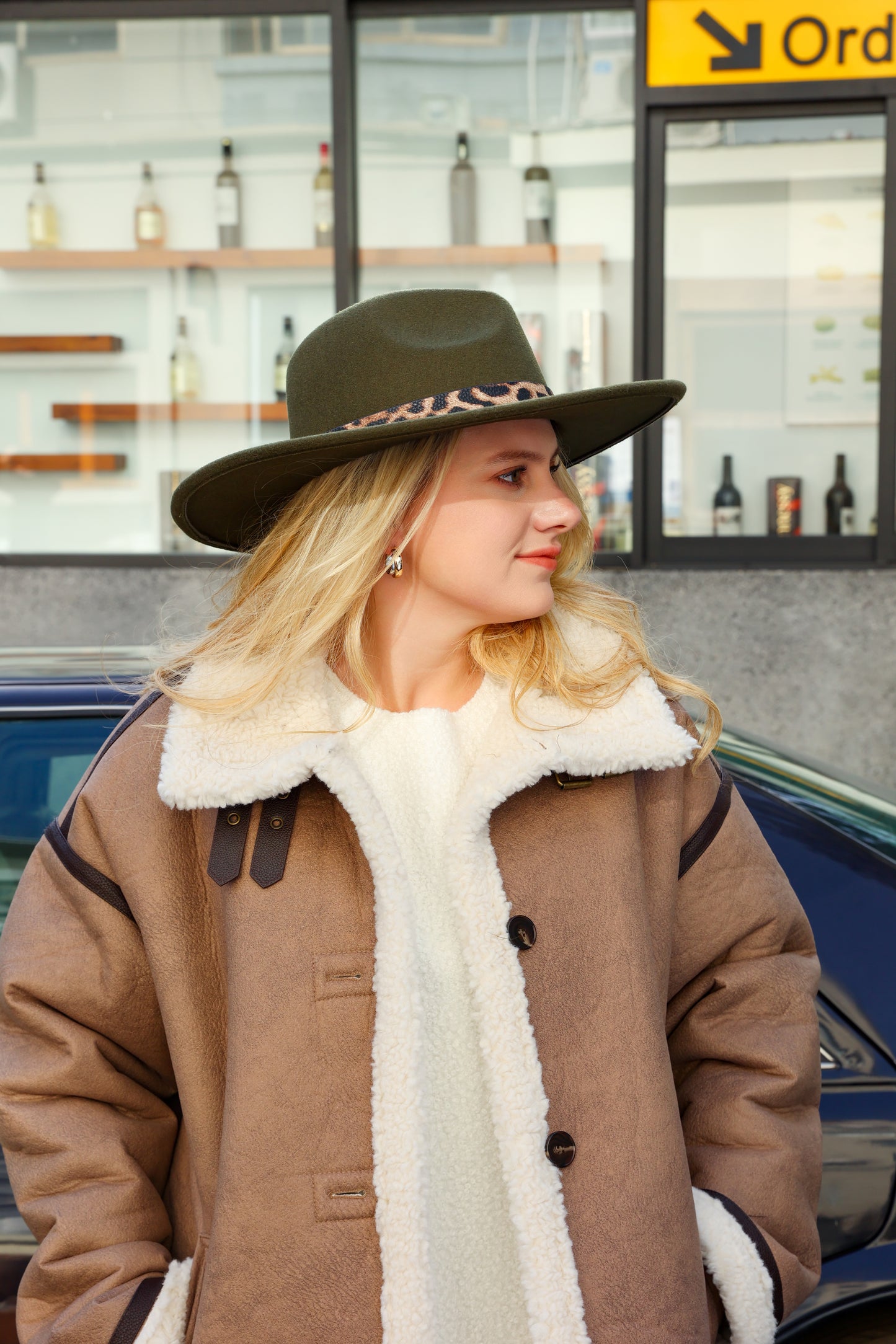 Hat olive green