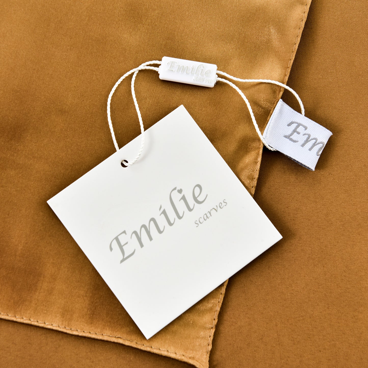 Scarf satin long cognac