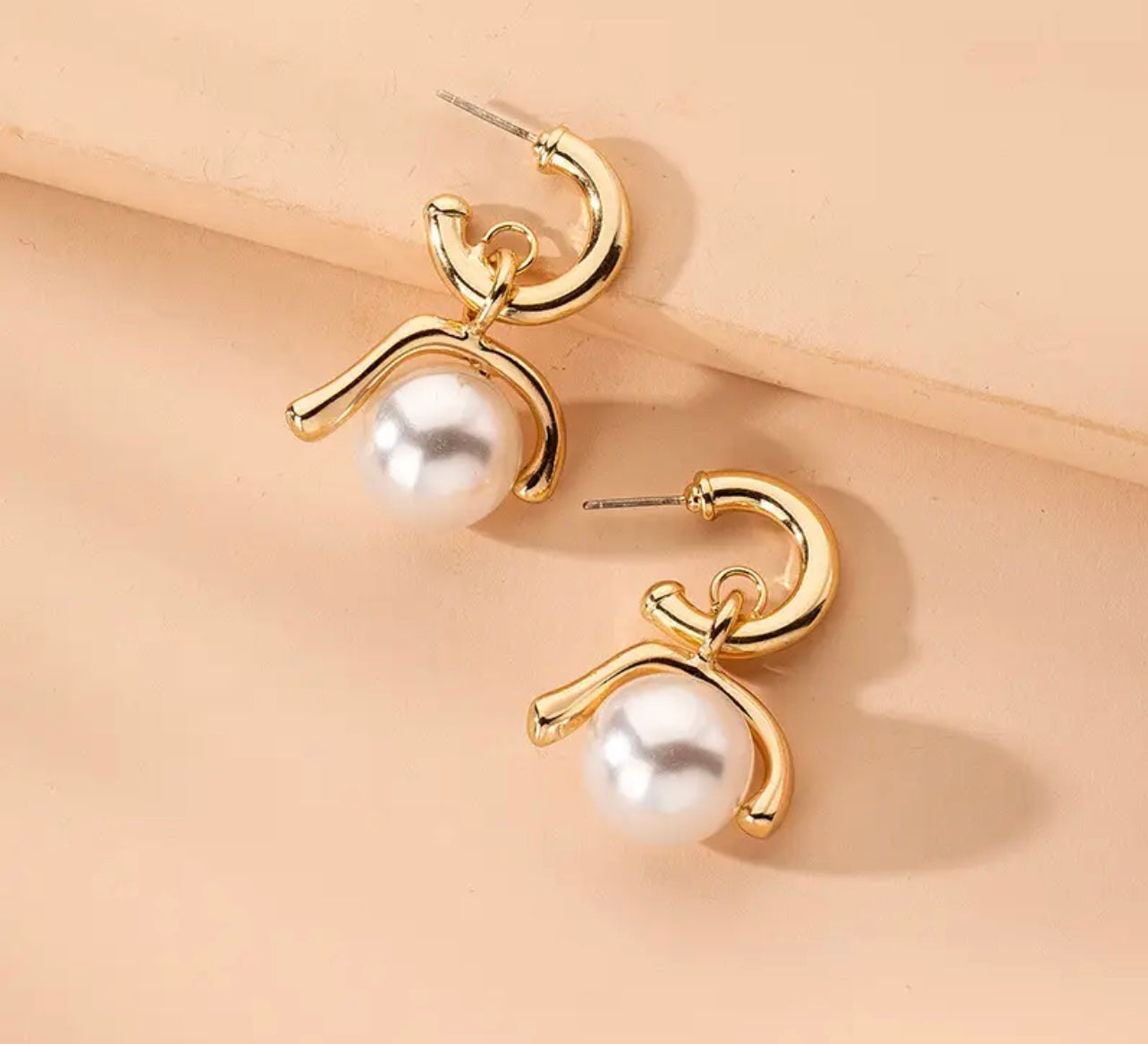 Earrings pearls gold
