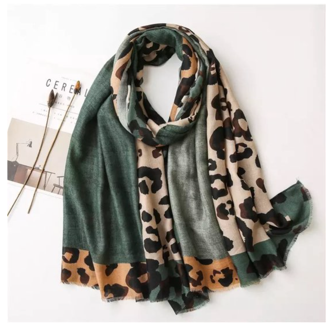 Scarf leopard print green