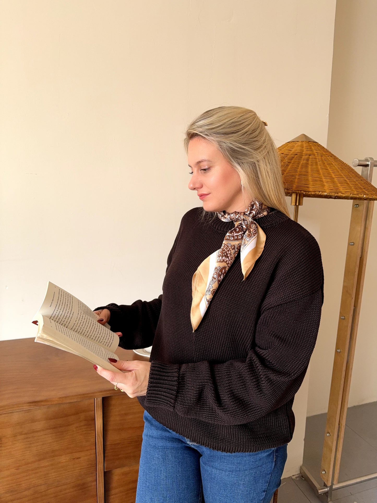 Scarf satin beige square paisley square 70 x 70 cm