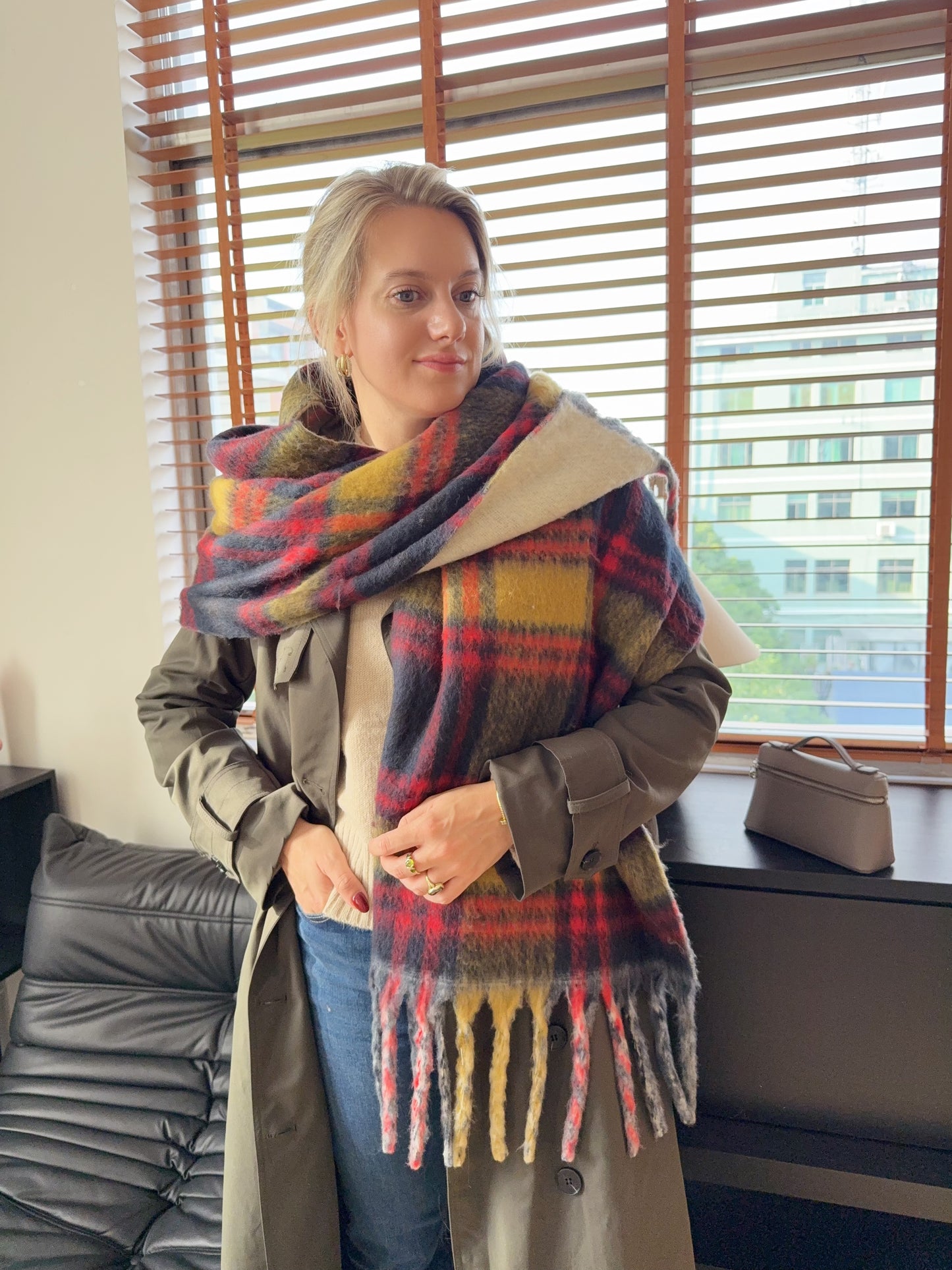 Two toned Checked print scarf off white